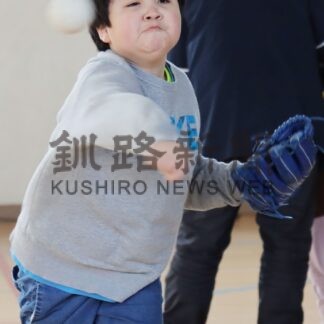園児、児童が野球体験　根室少年団、初のスタンプラリー形式で【根室】(2025-03-22)