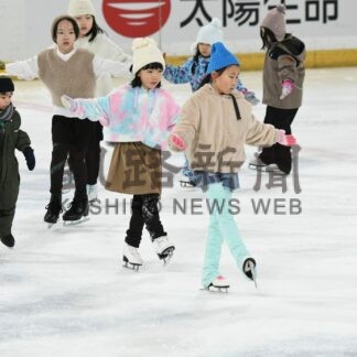 練習成果披露 銀盤舞う　市スポーツ少年団フィギュア部【釧路市】(2025-03-27)