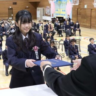 卒業式　学びや巣立つ_1(2025-03-20)