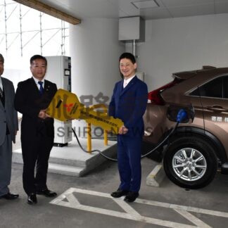 市がＰＨＥＶ車と車両用充電器披露　釧路厚生社寄付金で整備【釧路市】(2025-03-29)