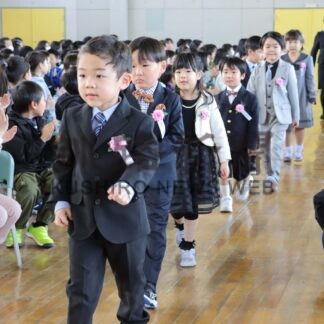 新１年生 新たな一歩　釧根管内小学校で入学式_1(2025-04-09)