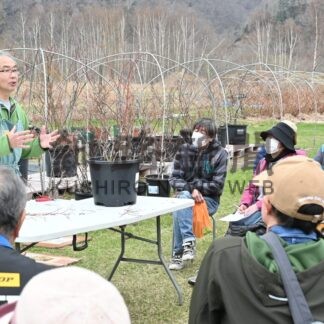 ブルーベリー栽培学ぶ　驚きの森教室【白糠】(2025-04-27)