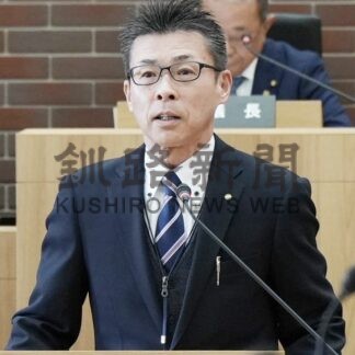 斉藤、園田部長が退職　第２の人生スタート【根室】_1(2025-04-04)