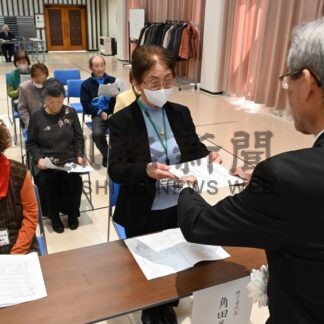 受講生２９人に修了証　白洋大学閉講式【白糠】(2025-04-02)