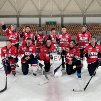 末広レッズ優勝　アイホ釧路オールドタイマーズ大会【釧路市】(2025-04-09)