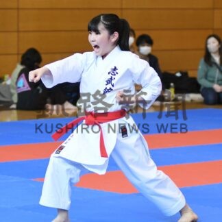 １０１人の拳士、形と組手競う　空手道・志武館大会【釧路市】(2025-04-22)