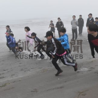 子ども大学、運動や授業楽しむ【根室】(2025-05-26)