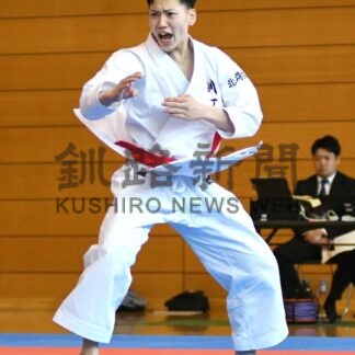 伊藤（釧工）２年連続２冠　高体連釧根支部予選空手道【釧路市】(2025-05-27)