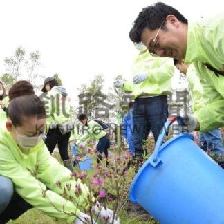 信組が柳町公園で植樹活動【釧路市】(2025-05-27)