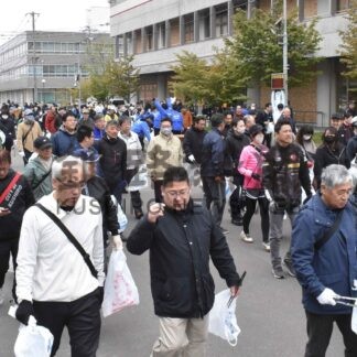 ２５０人、中心街でごみ拾い【釧路市】(2025-05-25)