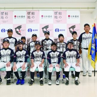 全員で頂点目指す　ＳＫＲスピリッツが表敬訪問【標津】(2025-06-28)