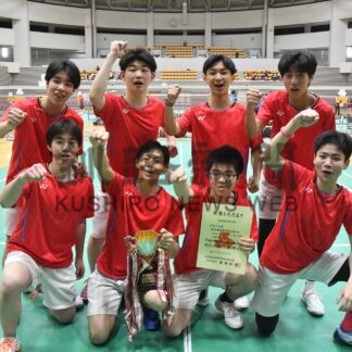 男子武修館が連覇、女子根室はＶ３　高体連釧根支部予選バドミントン【釧路市】(2025-06-02)