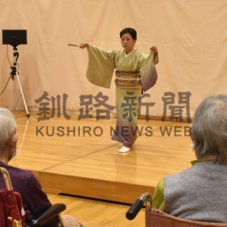 華麗な日本舞踊披露　藤間流の眞三代社中、ときわ台ヒルズ訪問【釧路市】(2025-06-21)