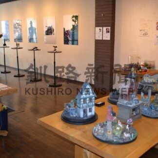 ジオラマで平和訴え釧路　三宅、久村さん二人展【釧路市】(2025-07-05)