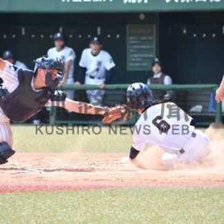 白球追い 応援熱く　高校野球北大会釧根支部予選(2025-07-07)