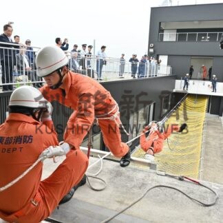救出手順 素早く正確に　釧路管内消防事務組合連絡協、厚岸で訓練【厚岸】(2025-07-08)