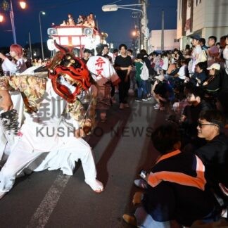 厚岸夏まつりにぎわう　獅子舞や踊り 観客魅了【厚岸】(2025-07-08)