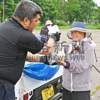 「ホタテありがたい」標津漁協、町民に無償配布【標津町】(2025-07-15)