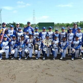 昭和ブルーホークス初優勝　厚岸レッドブリッジ準Ｖ　釧新旗軟式野球【釧路市】(2025-07-15)