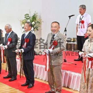 「釧路日産　釧路本店」オープン　女優の常盤さん招きセレモニー【釧路町】(2025-07-19)