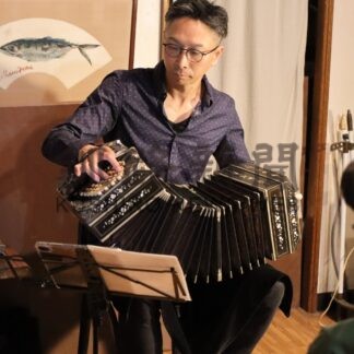 バンドネオンの情熱的な音色披露　早川さんライブ【根室市】(2025-07-20)