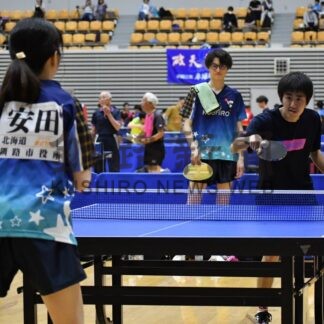 老若男女が白熱ラリー　卓球ＥＨＳＣ杯くしろリーグ【釧路市】(2025-07-21)