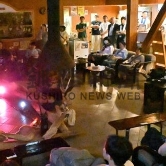 アイヌ古式舞踊など満喫　ＣＨＡＺ ＬＩＶＥ始まる【釧路町】(2025-08-13)