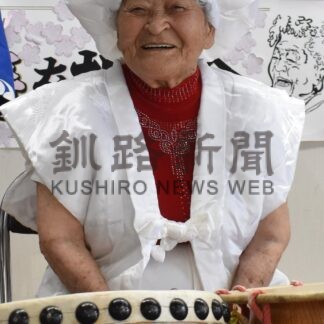 咲野さんの１００歳祝う　美咲長生民謡愛好会【釧路市】(2025-08-16)