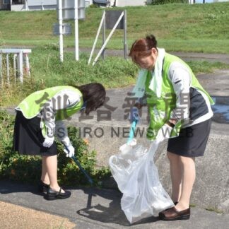 新釧路川河川敷で村井建設清掃活動【釧路市】(2025-08-24)