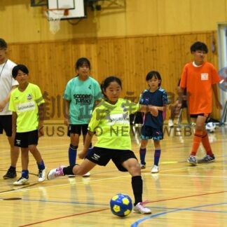 プロから楽しく技学ぶ　エスポ北海道　髙橋選手がフットサルクリニック【釧路市】(2025-08-25)