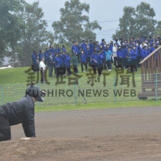 クマ出没、対応学ぶ　中標津署、中学校で訓練【中標津町】(2025-08-27)