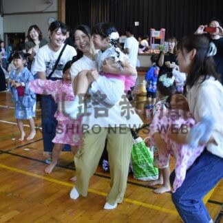 園児ら１０００人元気にダンス　３園合同夏祭り【釧路市】(2025-08-27)