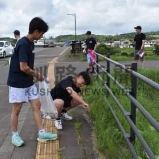 署員と子供で空き缶など回収　標茶消防署【標茶町】(2025-08-28)