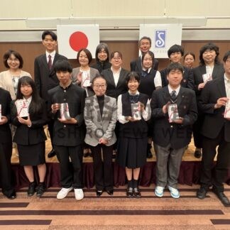 支援８校に助成金贈呈　釧路アミティ【釧路市】(2025-08-30)