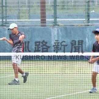 木村・大宮、赤沼・木下組Ｖ　ソフトテニス釧路市体育祭【釧路市】(2025-09-01)