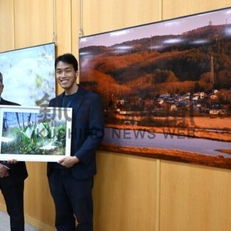 釧網線の旅写真で　大橋さん作品展、釧路信金１００周年事業【釧路市】(2025-09-07)