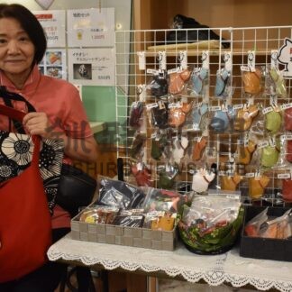 手作りレザー＆布バッグ展示　中田さん、須田さん手作り【釧路市】(2025-09-11)