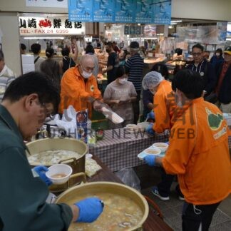 「くじら汁」無料提供に舌鼓　釧路の協議会２００食、１８日から祭りも【釧路市】(2025-09-14)