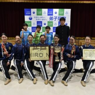 町長に雄姿、意気込み報告　Ｉ＆Ｍバトンスタジオ全国Ｖ　今川さん（川湯中３年）水泳全道優勝　鈴木さんら（弟子屈小６年）全道陸上へ【弟子屈町】(2025-09-14)
