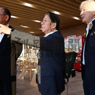 富山、石田 さん 新庁舎見学　根室出身、里帰りでふるさと満喫【根室市】(2025-09-17)