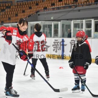 小中生にアイホ技術伝授　女子日本代表候補、合宿前に教室【釧路市】(2025-09-24)