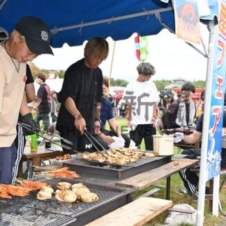 地元秋の味覚に舌鼓　別海町産業祭にぎわう【別海町】(2025-09-24)