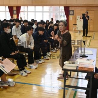 戦争の恐ろしさ学ぶ　市立鳥取中、「釧路空襲語り部」【釧路市】(2025-10-04)
