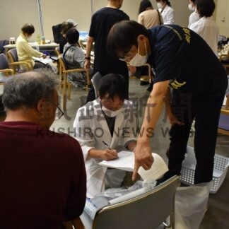 市民ら健康チェック　３６ブース出展、イベントにぎわう【釧路市】_1(2025-10-06)