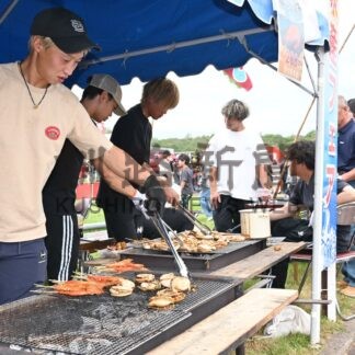 釧根味覚が花盛り　各地で祭り、食欲の秋満喫【釧路市】_1(2025-10-06)