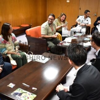 ＪＩＣＡ研修生、釧路市役所表敬　鶴間市長に抱負【釧路市】(2025-10-08)