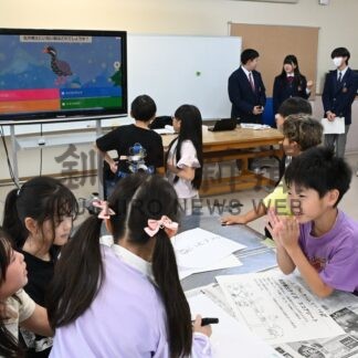 児童らクイズで北方領土学ぶ　高校生が夏の出前講座、標津小で最終回【標津町】(2025-10-08)