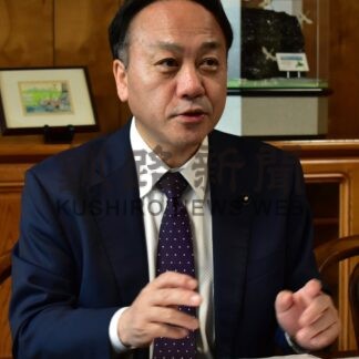 再エネ導入、地域と共生を　田中氏が道政報告【釧路市】(2025-10-09)