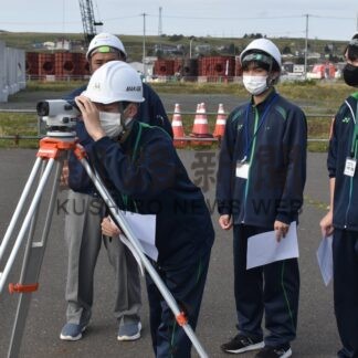 根室高生 建築業学ぶ　真壁建設、就労体験学習受け入れ【根室市】(2025-10-10)