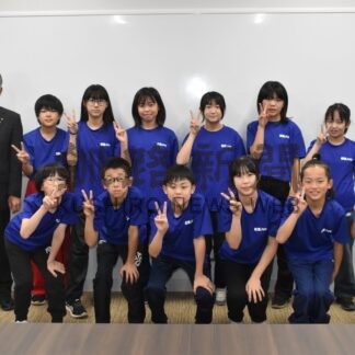 全道大会での健闘誓う　根室ＪＶＣ、波岸教育長を表敬　小学バレー【根室市】(2025-10-18)